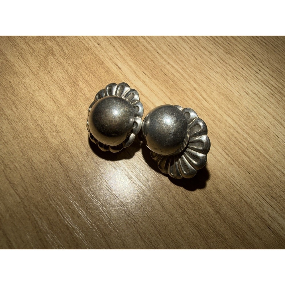 Vintage‎ Coro Screw Back Earrings Shell Silver Tone